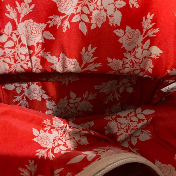 A large red leather beautifully embroidered bag - Picture 15 of 16